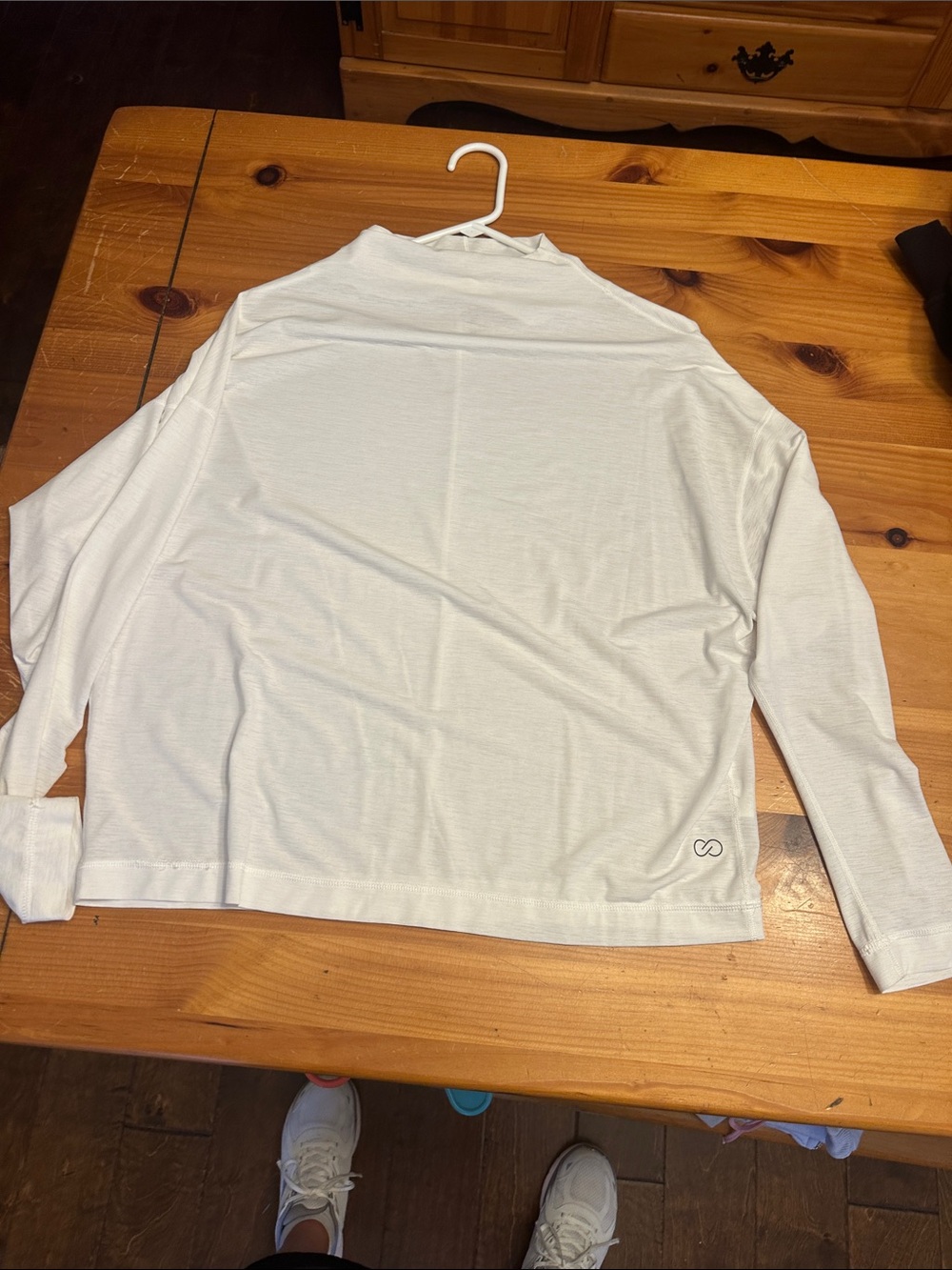CALIA by Carrie Underwood White Long-Sleeve Crew Tee